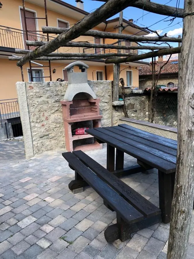 Apartament Casa Teodoro - Gelsomino, Ulivi & Orchidea Tignale 0*,  Włochy